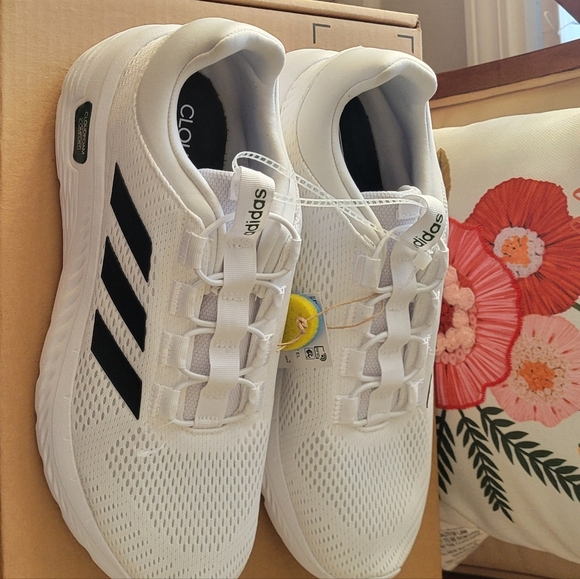 Adidas Men's White and Black Athletic Shoes - Picture 14 of 14